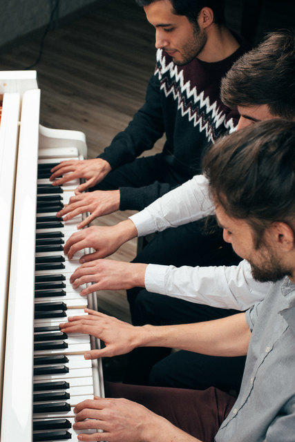 Das "Open Piano for Refugees" darf jeder bespielen. Im Juni tourt der Verein durch die Stadt. | Foto: Open Piano for Refugees