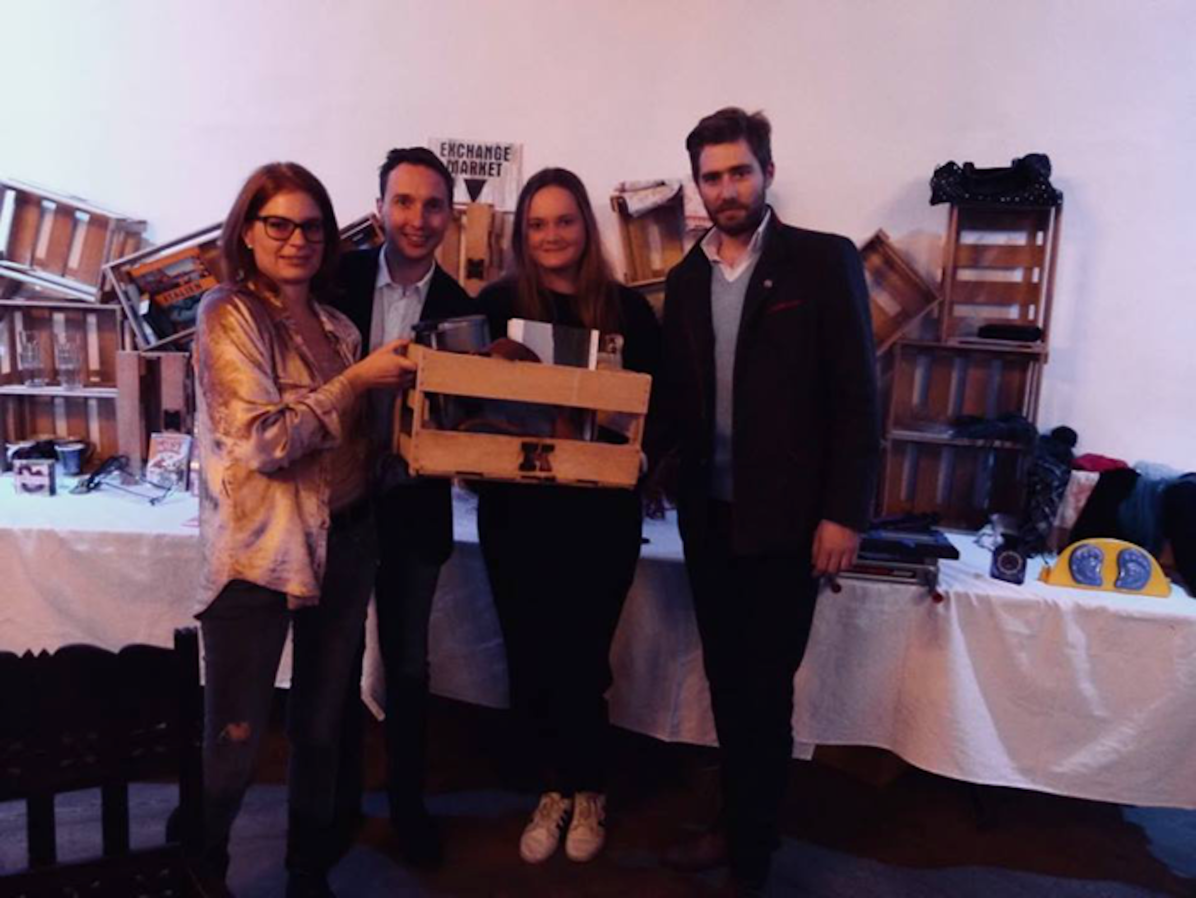 Auftraggeberin Monika Kohlhofer, Projektbetreuer Philipp Camper, Projektleiterin Emily Grund und Festung Kufstein-GF Emanuel Präauer (v.l.).