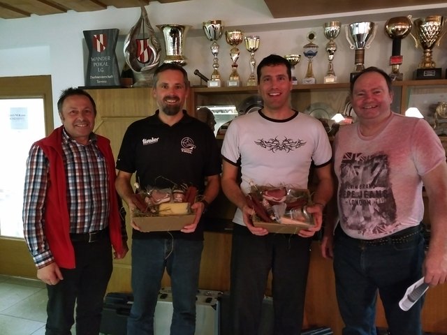 (v.l.n.r.): Bezirkssportleiter Stefan Mallaun (Landeck), Neuner Marco, Engensteiner René und Bezirkssportleiter Gritsch Andreas (Imst) | Foto: Schranz Martin