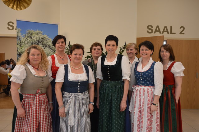 Inge Haiden, Andrea Stadlbauer, Elfi Jäger, Maria Rosenberger, Bundesbäuerin Andrea Schwarzmann, Renate Leitinger, Gebietsbäuerin Renate Haimberger, Birgit Hinterbuchinger
