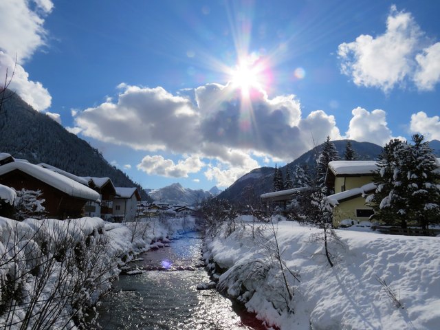Wenn man gemeinsam den Bach runtergeht ;)                                                                        Wie wir heute in Flachau bei der Enns.