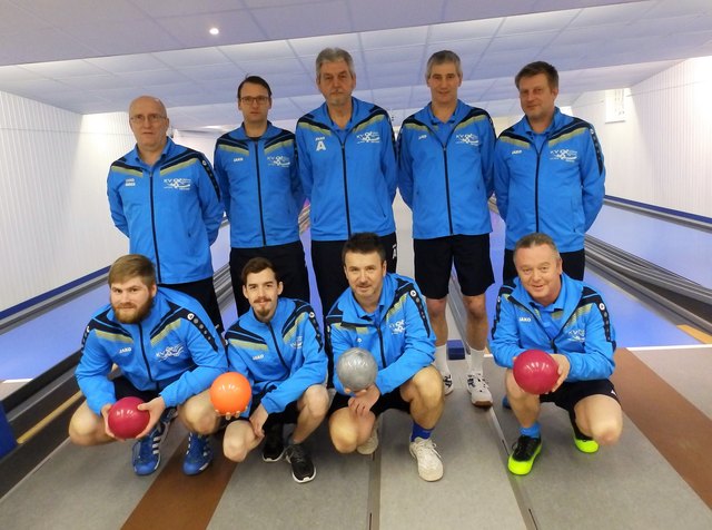 Bundesligamannschaft des KV Mank
hinten v.l. : Harald Rabl, Stefan Blumauer, Alfred Sandler, Karl Fasel, Matthias Reiter
vorne v.l. : Michael Dvorak, Richard Prüller, Hubert Hackl, Manfred Erber | Foto: KV Mank