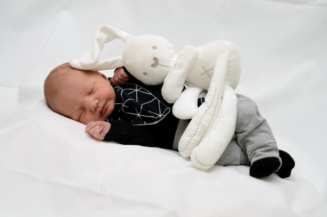 Liam Datum: 30.5.2017 Eltern: Tina Rihter und Gregor Dorner Geburtsort: LKH Graz Größe: 51 cm Gewicht: 3640 g | Foto: babysmile