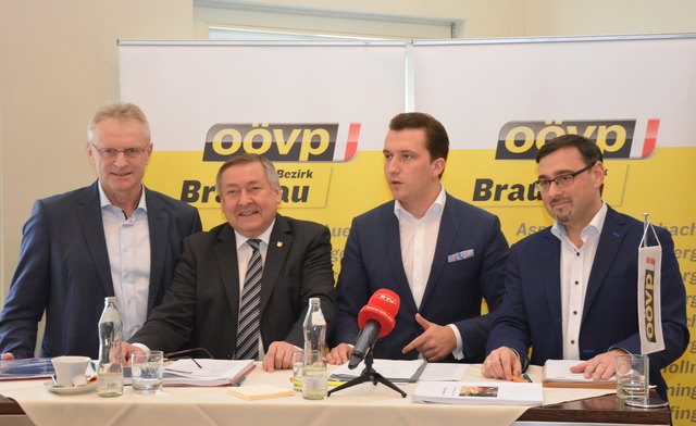 Ferdinand Tiefnig, Franz Weinberger, Gerald Weilbuchner und Klaus Mühlbacher. | Foto: OÖVP