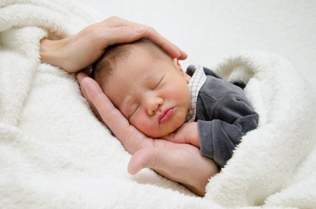 Konstantin Gabriel Datum: 19.2.2017 Eltern: Astrid Suppan und Christian Nesper Geburtsort: Privatklinik Ragnitz Größe: 51 cm Gewicht: 3365 g | Foto: babysmile