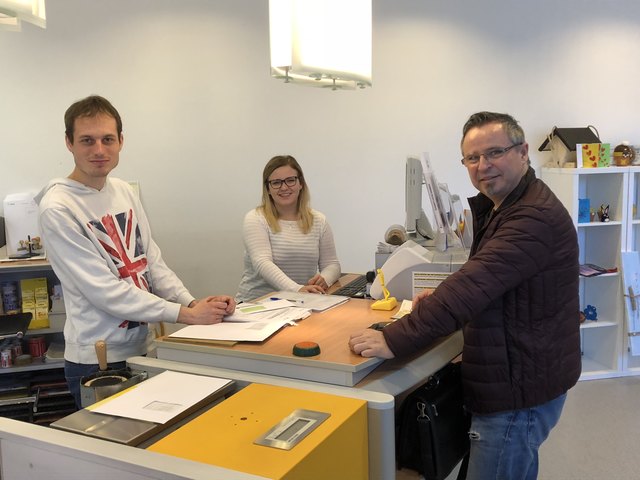 Bestes Service bieten den Kunden in St. Peter u.a. Lebenshilfe-Kunde Rene Troppenauer (l.) und Lebenshilfe-Betreuerin Julia Marbler.