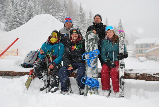 Die Crew des Events: Dietmar Galli, Patrick Riepl und Laura Jöbstl (vo.v.li.) mit Bergbahnen-Geschäftsführer Heinz Kabusch und Destination Developer Alexander Baldele; nicht am Bild: Christina Katefidis