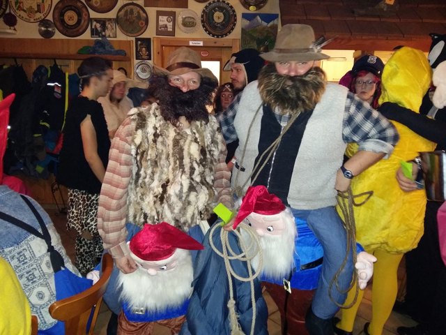 Ausgelassene Partystimmung beim Faschingsball im Obertrauner Schützenhaus. | Foto: Naturfreunde Obertraun