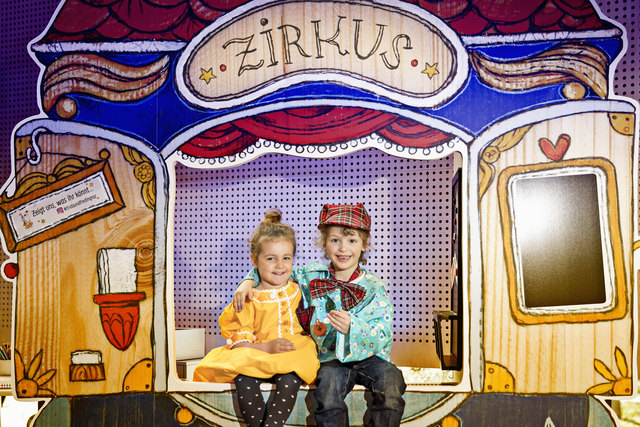 Kleine Stars ganz groß: Im "Zirkus Fridanella & Fredissimo" haben Kinder mit ihren Kunstwerken ihren großen Auftritt. | Foto: Frida & Fred/Hannes Loske