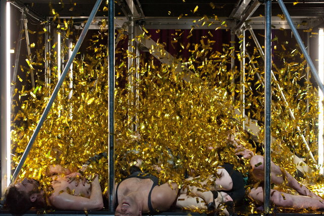 Die verschrenken Leiber im Goldrauch | Foto: Reinhard Werner