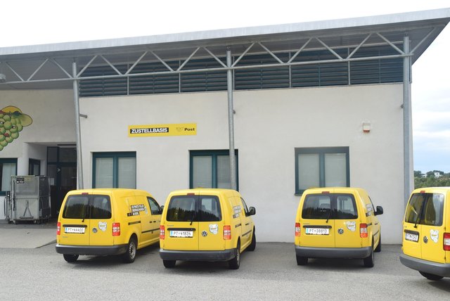 Außen gelb, innen grün: Die Post setzt bei ihrem Fuhrpark vermehrt auf elektrische Energie. | Foto: meinbezirk.at/Wurglits