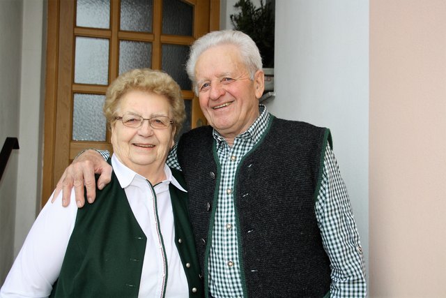 Josef und Stefanie Berghofer feierten ihre Diamanthochzeit und sagten nach 60 Jahren neuerlich ja zueinander.