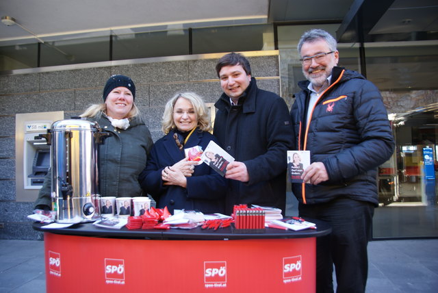 SPÖ-Team auf Wahlkampftour Irmgard Fink, Elisabeth Blanik, Benedikt Lentsch und Wolfgang Huter (v.l.).