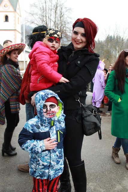 Dennis und Annika mit Mama Steffi