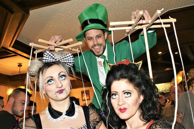 Lies die Puppen tanzen - der Puppenspieler aus Pribelsdorf