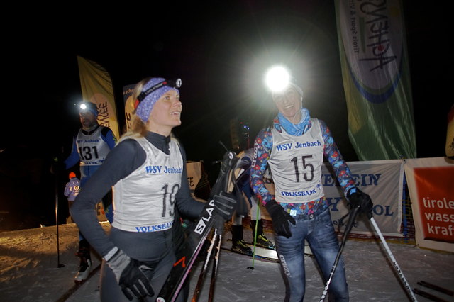 Erleichtert im Ziel zu sein: links Kristin Berglund mit Kerstin Schneehage die kurz nach ihr das Ziel erreichte. | Foto: Regionalsport.at