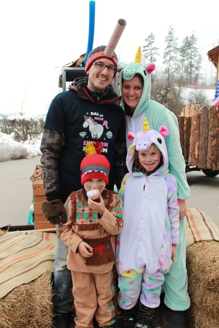 Daniel und Eva mit Jakob und Hemma