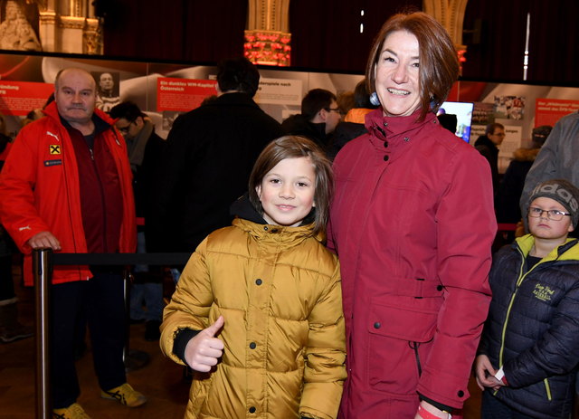 Fußballfan Moriz S. aus Wien 22. und seine Mutter