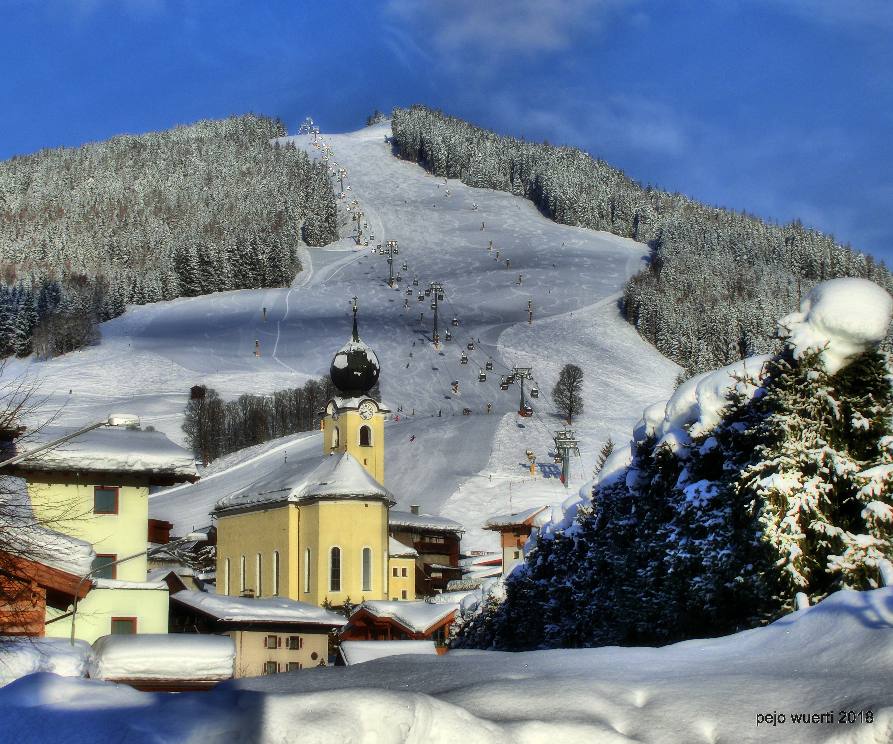 Erste Schwünge auf der jungfreulichen frischpräparierten Bernkogel Piste 13/02/18 8:40h