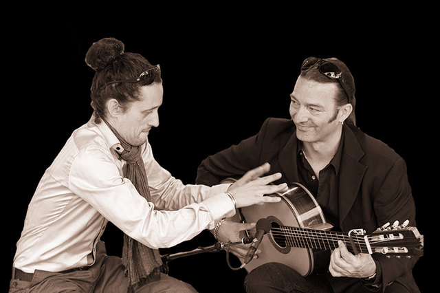 Der Landecker Peter Nagelschmiedt (r.) verführt mit seiner Band Al Aire das Publikum in die Welt des Flamenco. | Foto: F. Hafele