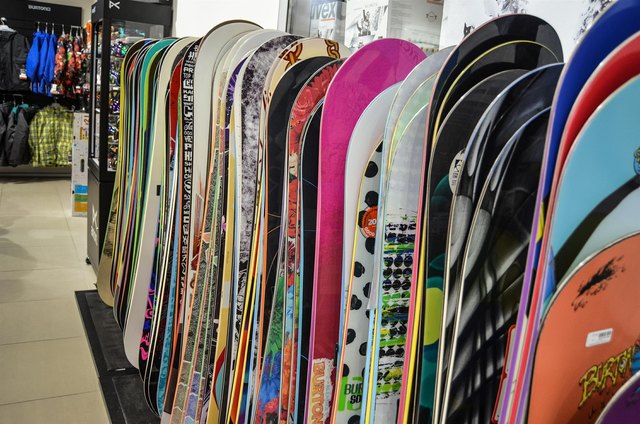 Am 13. Februar wurden aus einem Sportgeschäft in Bad Gastein zwei Snowboards gestohlen. | Foto: Symbolfoto: pixabay.com/jarmoluk