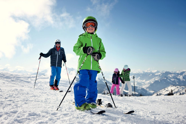 An den Salzburger Familienskitagen gehen die Pisten günstiger her. | Foto: SalzburgerLand
