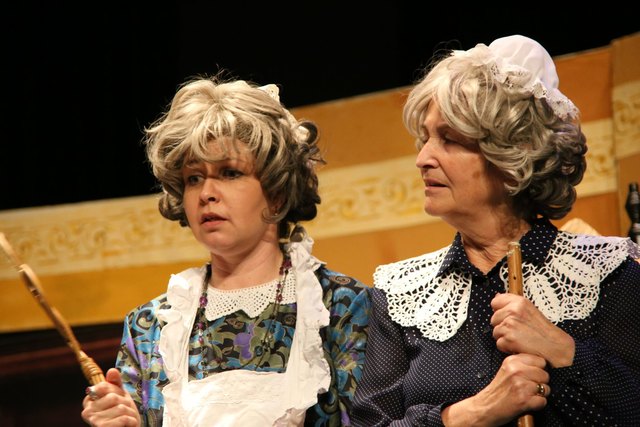Das Krankenhaustheater spielt im März die Kriminalkomödie "Arser und Spitzenhäubchen".