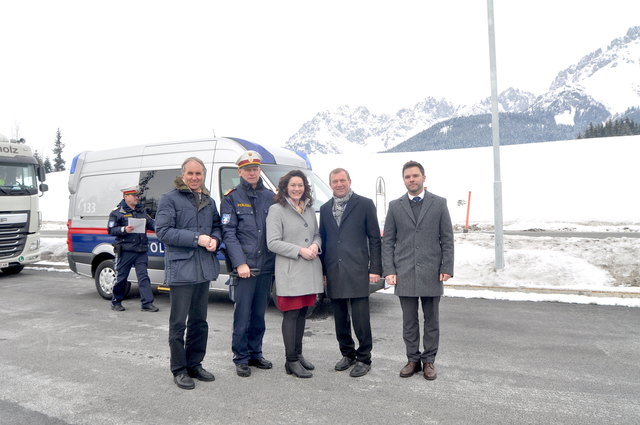 Erwin Obermaier, Markus Widmann, Ingrid Felipe, Sepp Edenhauser und Alexander Hochfilzer.