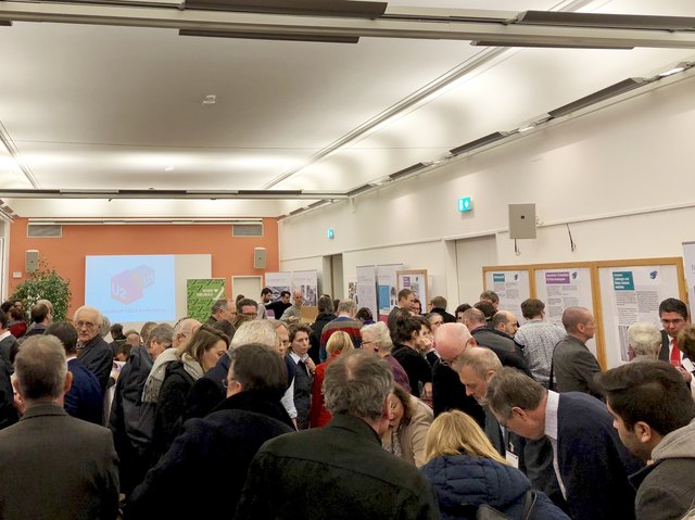 Großes Interesse: Der Festsaal im Bezirksamt in der Hermanngasse war bis auf den letzten Platz gefüllt.