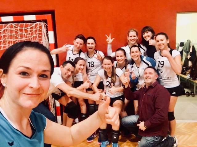 Mit einem 3:0 fuhren die Jennersdorfer Damen glücklich aus Krottendorf nach Hause. | Foto: zvg