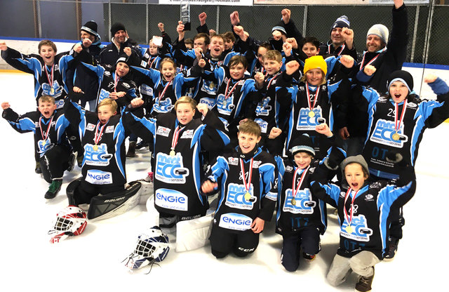 Das sind die U13-Meister 2017/2018 des EC Götzens, die das Finalturnier erfolgreich gestalten konnten.