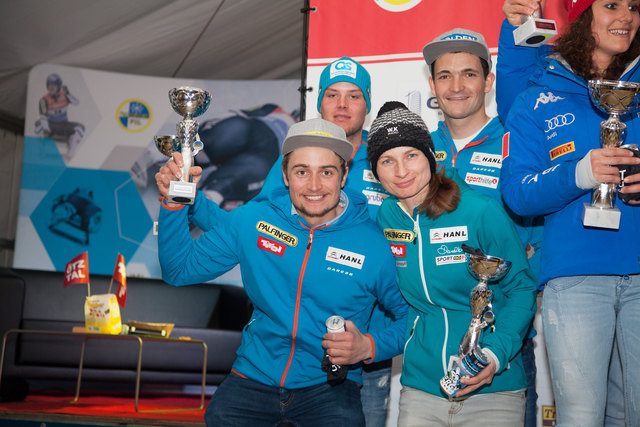 Schlagkräftiges Team Austria, von links: Tobias Angerer, Rupert Brüggler, Tina Unterberger und Thomas Kammerlander. | Foto: BREONIX/Chris Walch