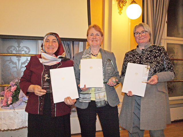 Die stolzen Gewinnerinnen von 2015: Ceylan Türkan, Christine Ehrlich und Waltraud Votter (v.l.). | Foto: BV15