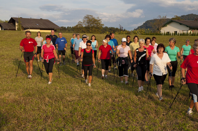 Nordic Walking gemeinsam mit Willi Pinter im Frühling