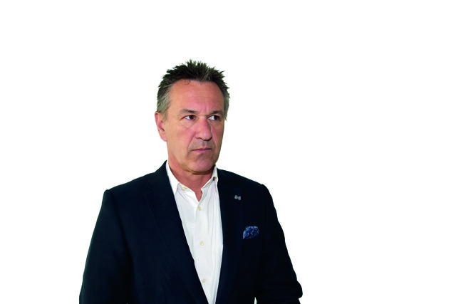 Mag. Christoph Lindenbauer Chefredakter der Bezirksblätter clindenbauer@meinbezirk.com