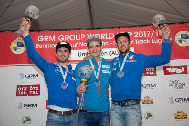 Die großen Drei der Saison 2917/2018, von links: Alex Gruber (2.), Thomas Kammerlander (1.) und Patrick Pigneter (3.). | Foto: BREONIX/Chris Walch
