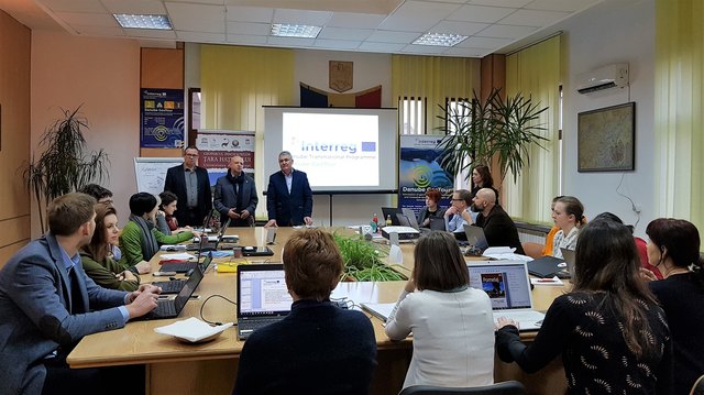 Grußworte vom Bgm Marcel Adrian Goia, Hateg, und Viorel Demian, Vizebürgermeister beim Vernetzungstreffen in Sibiu. | Foto: Geopark Eisenwurzen