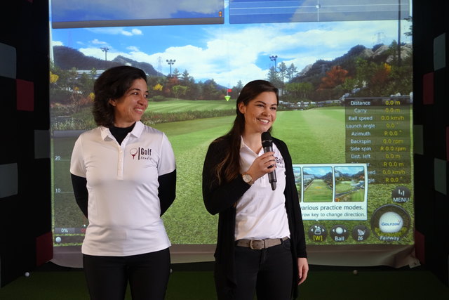Die beiden Golfdamen Ana Schneider und Gabi Leitner. Foto: Blinzer