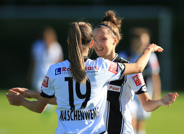 Grund für Jubel: Der SK Sturm stellt seine Riechen für die Zukunft. | Foto: GEPA