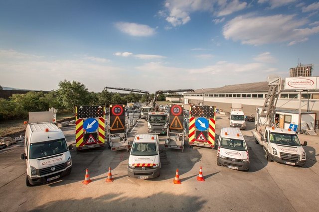Die Mitarbeiter der Firma Franz Esletzbichler e.U. mit Sitz in Lunz am See sind rund um die Uhr für die Verkehrssicherheit im Einsatz. | Foto: privat