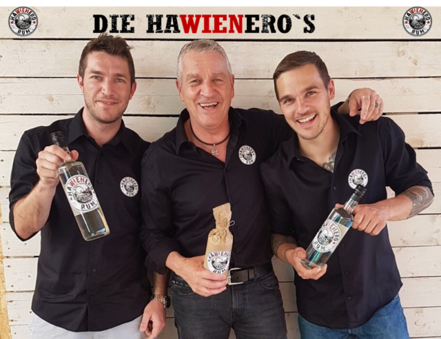 Werner Katzler (Mitte) ist mit seinen Söhnen Mario (l.) und Nino mit seinem Rum Hawienero auf Erfolgskurs. | Foto: Hawienero
