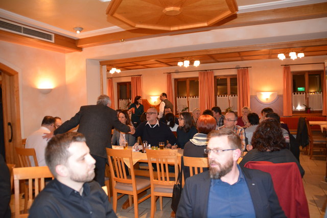 Die Mitglieder der Grestner Wirtschaftsgemeinschaft trafen im Gasthof "Zu den zwei Linden" aufeinander.