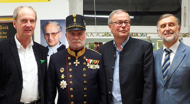 Eröffnung mit Herbert Brunsteiner, Herbert Feilmayr, Christoph Rill und Martin Gschwandtner (v.l.). | Foto: Bürgerkorps Vöcklabruck
