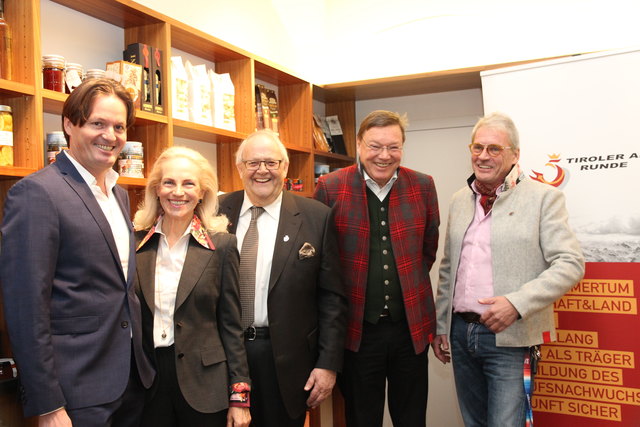 V.l. Klaus Mark, Ingeborg Freudenthaler, Anton Pletzer, Fritz Unterberger und Peter Grüner. | Foto: Foto: Privat