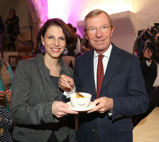 Im Bild Staatssekretärin Karoline Edtstadler und Landeshauptmann Wilfried Haslauer | Foto: Franz Neumayr