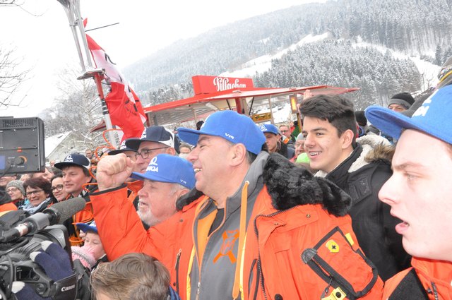 Wahnsinns Stimmung beim Eintreffen des Stars