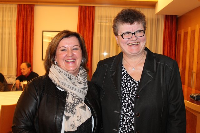 Pfarrgemeinderatsobfrau Hilde Skrinar (re.) und ihre Stellvertreterin Martina Druck