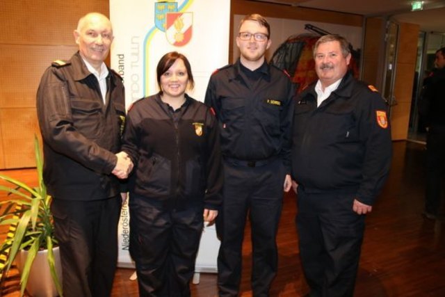 Kerstin Schreibeis, die neue Feuerwehrkommandantin von Gösing am Wagram | Foto: BFKDO Tulln, Pressedienst