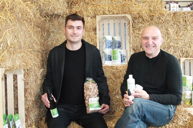 "Nur zusammen schaffen wir etwas" - Das ist die Philosophie von "Green Line":  Jošt Blaznik  und Dejan Klemenc (v. li.)