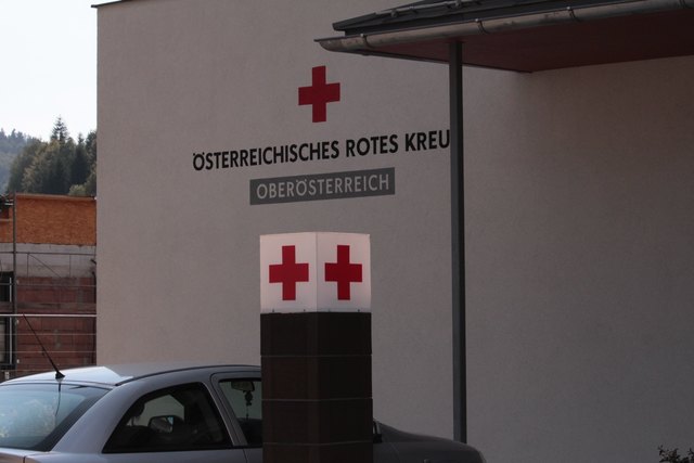 Das Rote Kreuz Waldhausen kümmerte sich um die Frau. | Foto: BezirksRundschau